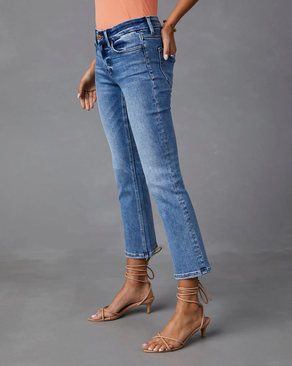 May Mid Rise Cropped Flare Jeans –
